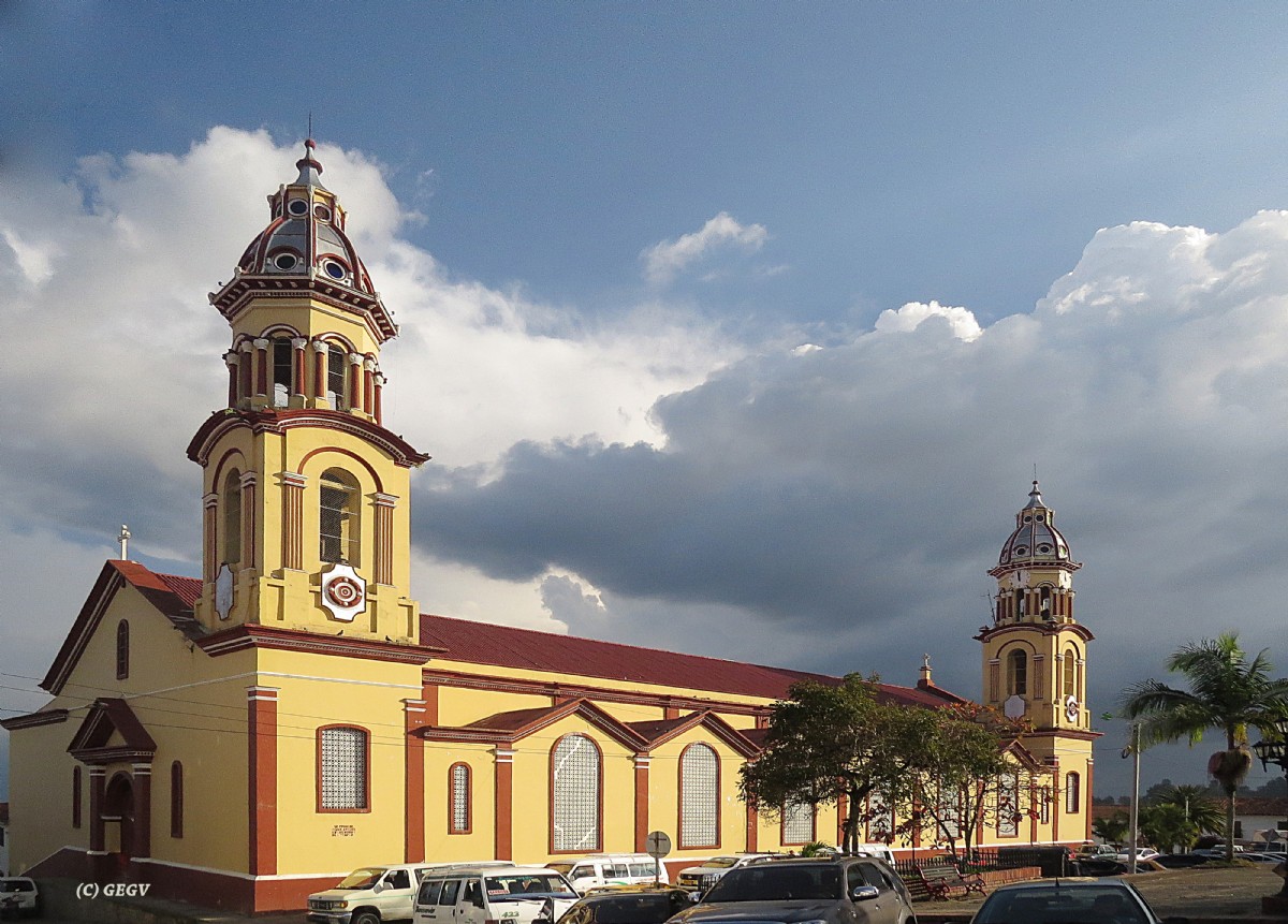 The "Crossed" Cathedral Our Lady of the Snows in Vélez, Santander, is an architectural jewel from the 16th century. Author: Observation Tourism.