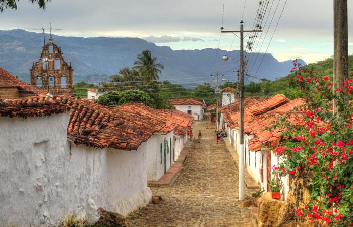 The magic of Girón, where colonial history, vibrant culture, and natural landscapes converge. Author: Colombia.com.